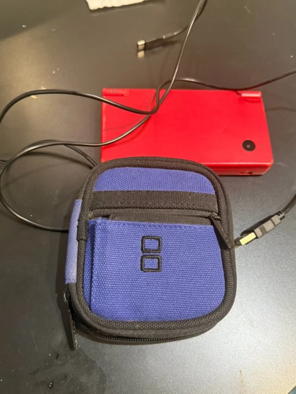 Nintendo DSi Red Handheld System Console with Charger & 4 Games w/ Case TESTED!